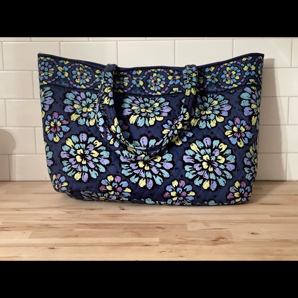 Vera Bradley Handbags - Vera Bradley Extra Large Open Tote, quilted inside water proof fabric, 2 pocket